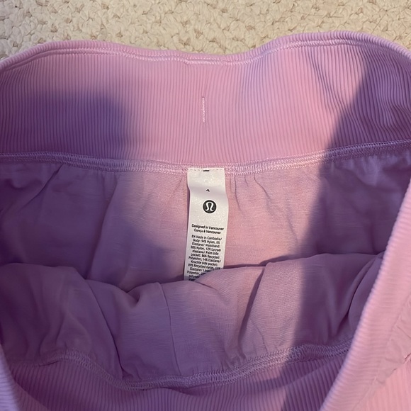 Lululemon dance studio shorts - Picture 3 of 3